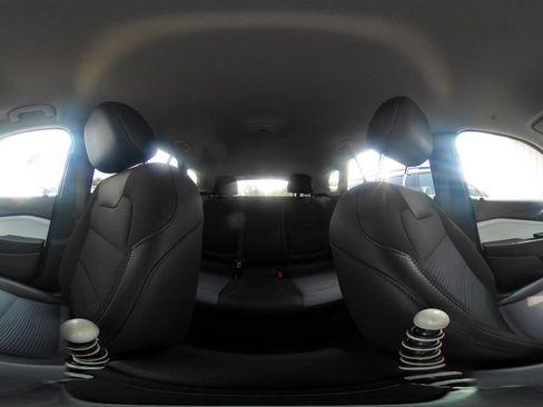 Used 2025 Chevrolet Trax LT FWD image 41