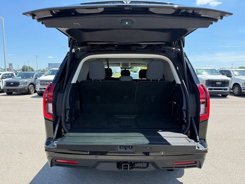 Used 2025 Ford Expedition Active AWD/4WD image 35
