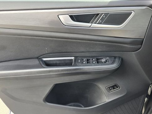 Used 2024 Volkswagen Atlas Cross Sport SE image 30