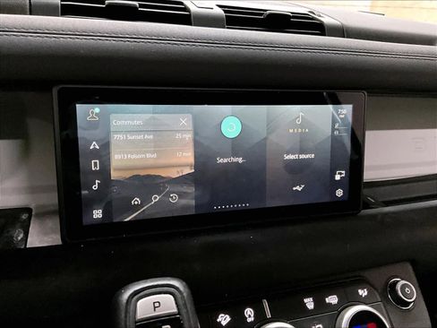 Used 2021 Land Rover Defender 90 First Edition image 34