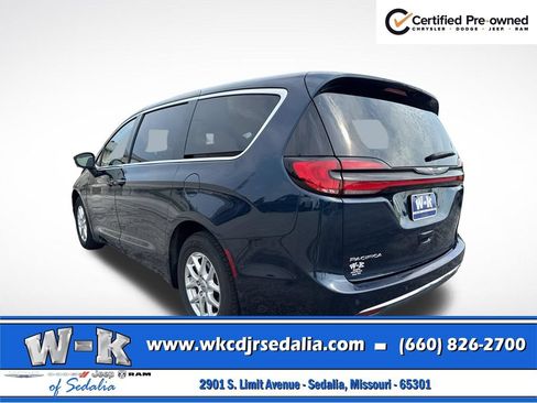 Certified 2023 Chrysler Pacifica Touring-L FWD image 9