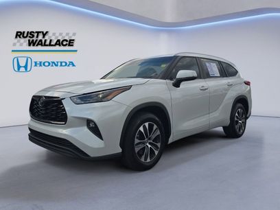 Used 2023 Toyota Highlander XLE