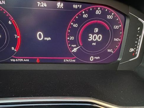 Used 2024 Volkswagen Jetta SEL FWD image 21