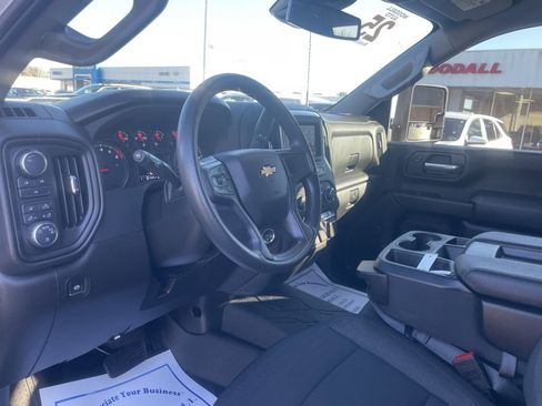Used 2025 Chevrolet Silverado 2500 Custom w/ Custom Value Package image 12