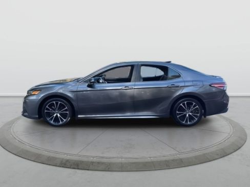 Used 2020 Toyota Camry SE w/ Cold Weather Package AWD/4WD image 4