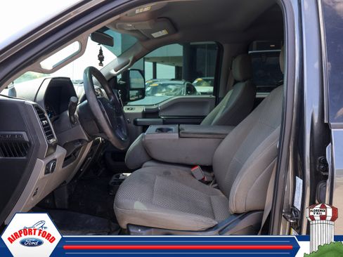 Used 2018 Ford F150 XLT AWD/4WD image 5