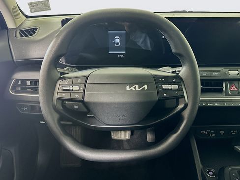 Used 2025 Kia K4 LXS image 18