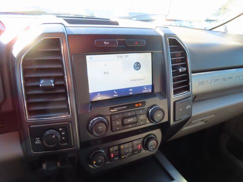 Used 2022 Ford F250 XLT w/ XLT Premium Package image 22