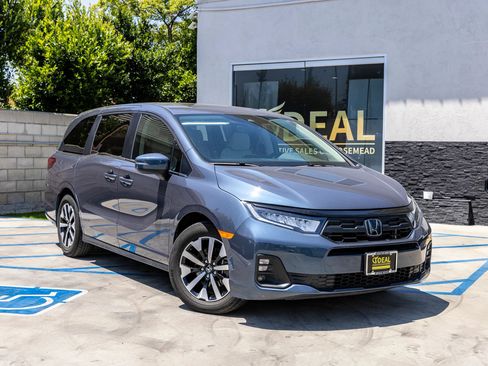 Used 2025 Honda Odyssey EX-L image 2