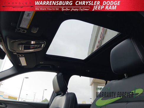 New 2025 Jeep Grand Cherokee L Limited w/ Luxury Tech Group II image 31