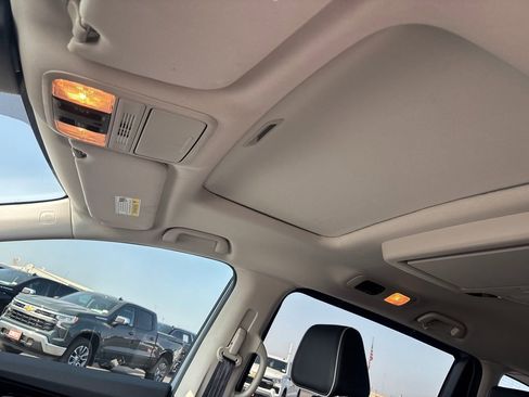 Used 2025 Honda Odyssey Touring image 12