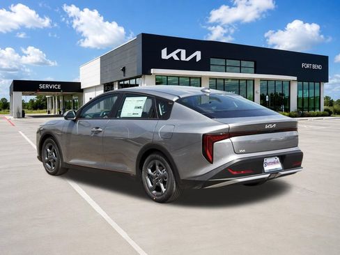 New 2026 Kia K4 FWD image 7