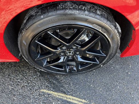 Used 2025 Honda Civic Sport image 11