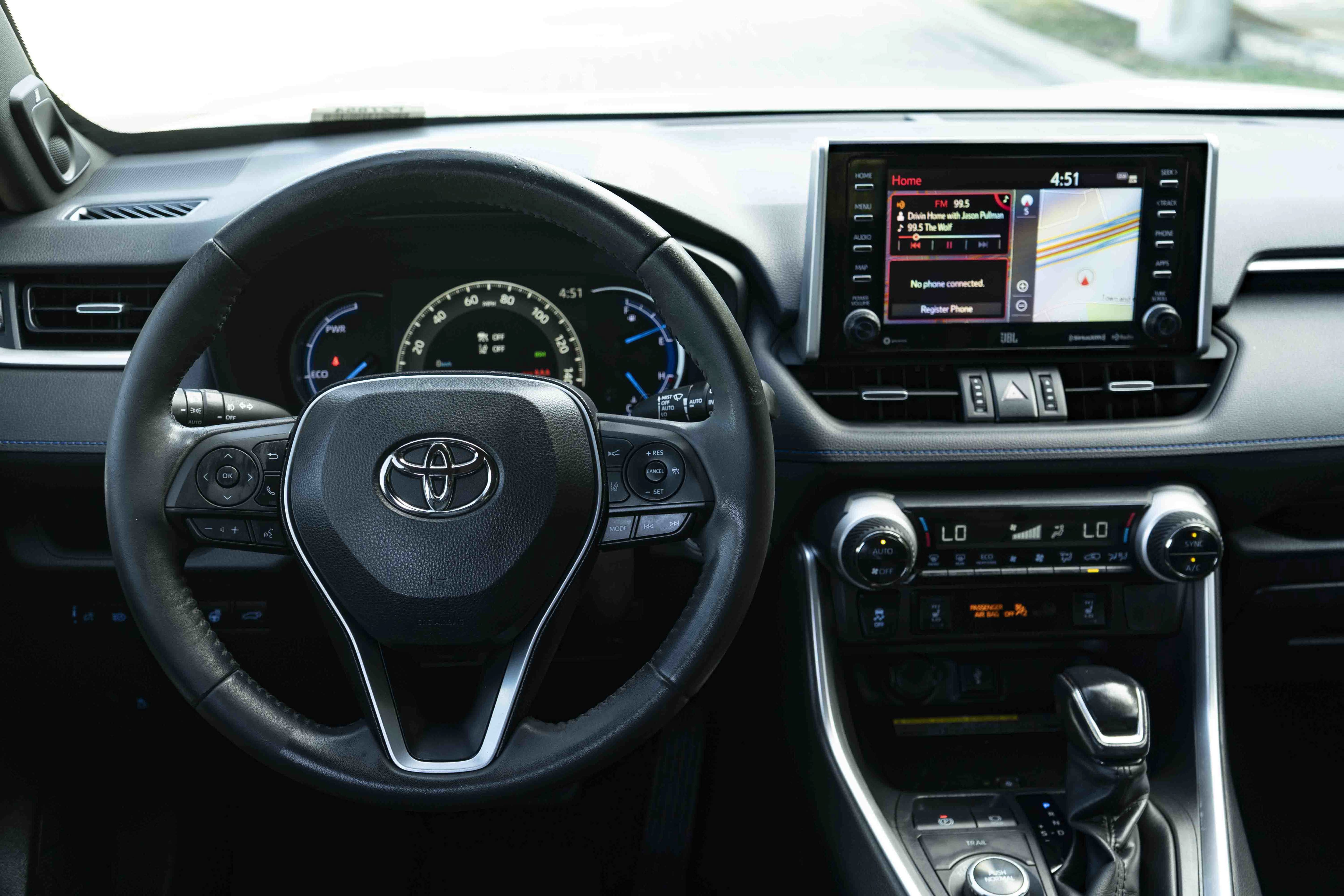 Used 2020 Toyota RAV4 XSE AWD/4WD image 18