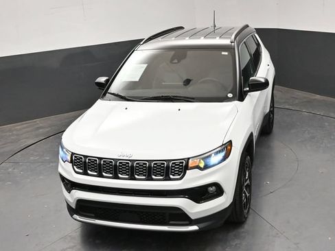 Used 2025 Jeep Compass Limited AWD/4WD image 19