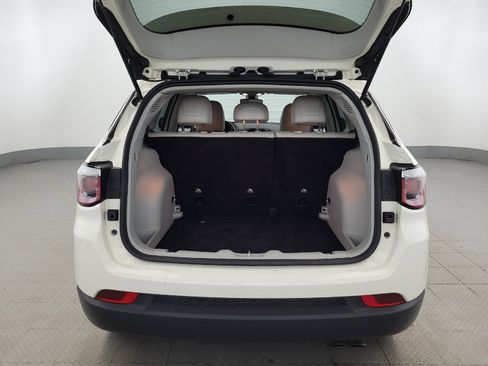 Used 2020 Jeep Compass Limited FWD image 29