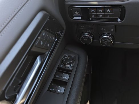 New 2026 GMC Yukon XL Denali image 23