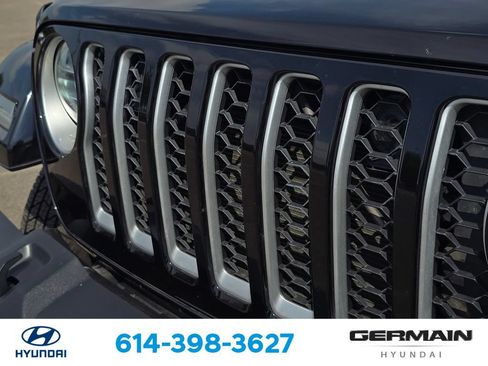 Used 2021 Jeep Wrangler Unlimited Sahara w/ Cold Weather Group AWD/4WD image 14