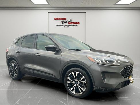 Used 2022 Ford Escape SE w/ SE Sport Appearance Package image 1