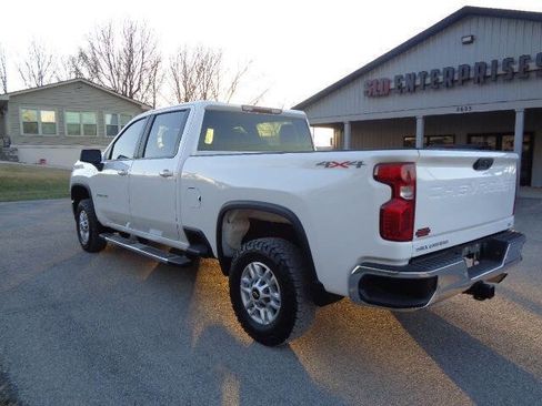 Used 2022 Chevrolet Silverado 2500 LT AWD/4WD image 3