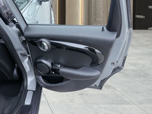 Used 2019 MINI Cooper S image 33