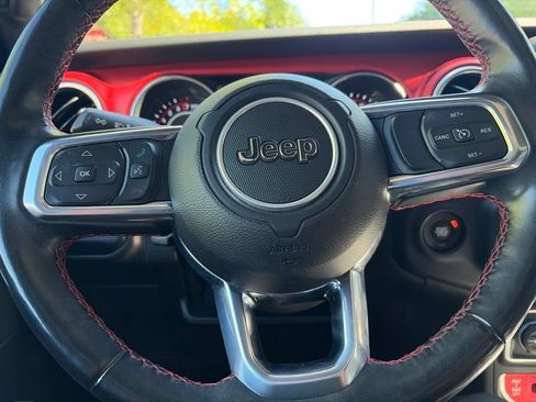 Used 2021 Jeep Gladiator Rubicon AWD/4WD image 9