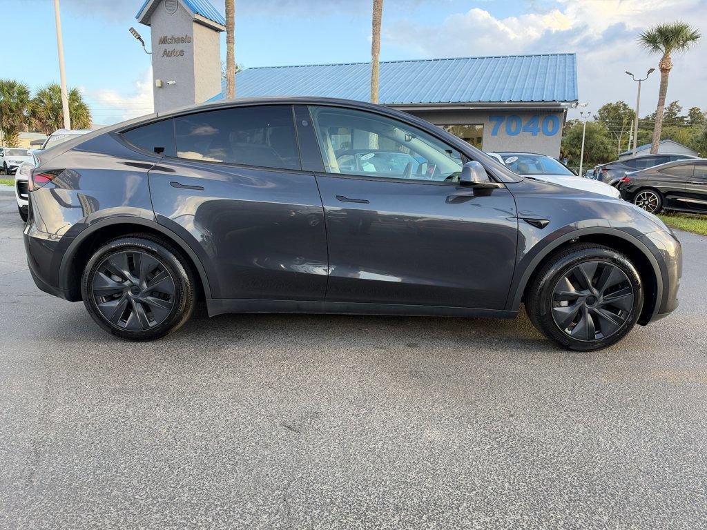 Used 2025 Tesla Model Y Long Range RWD image 5