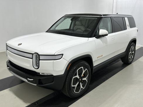 Used 2024 Rivian R1S Adventure AWD/4WD image 1