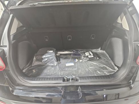 Used 2024 Hyundai Venue SEL image 23