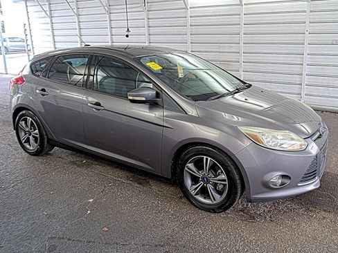 Used 2014 Ford Focus SE w/ SE Sport Package FWD image 32