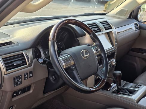 Used 2019 Lexus GX 460 Premium image 10