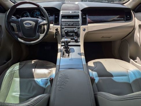 Used 2010 Ford Taurus Limited FWD image 15