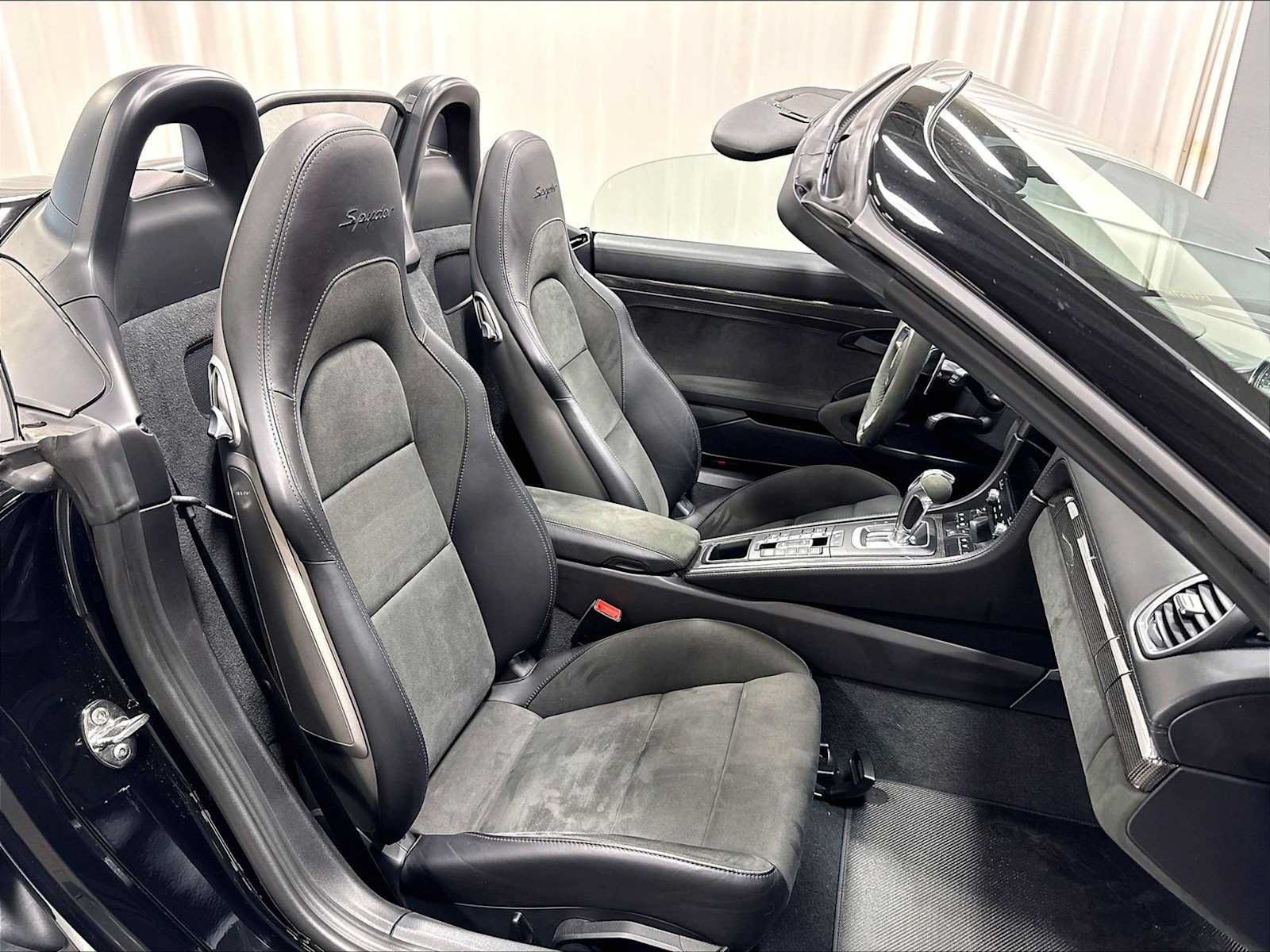 Used 2022 Porsche 718 Boxster Spyder RWD image 29