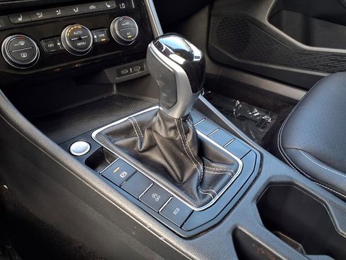 Used 2023 Volkswagen Jetta SE image 19