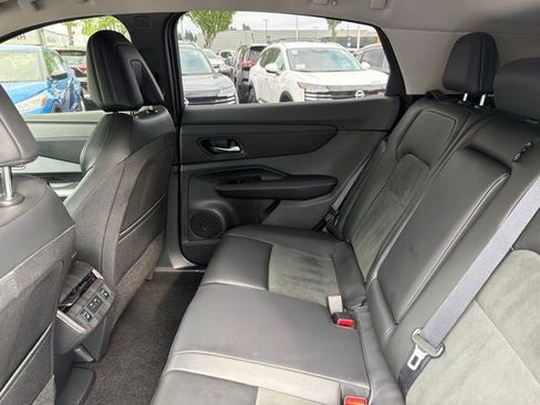 Used 2023 Nissan Ariya AWD image 23