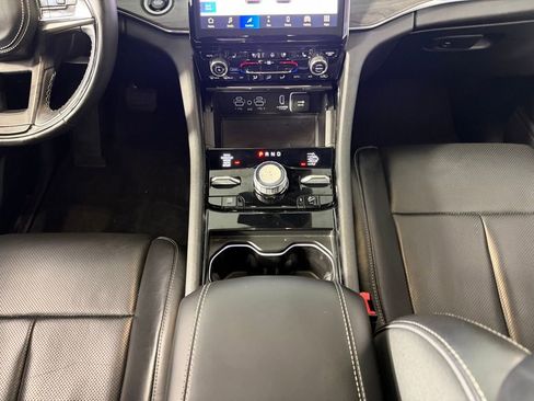 Certified 2022 Jeep Grand Cherokee Overland w/ Advanced Protech Group III image 16