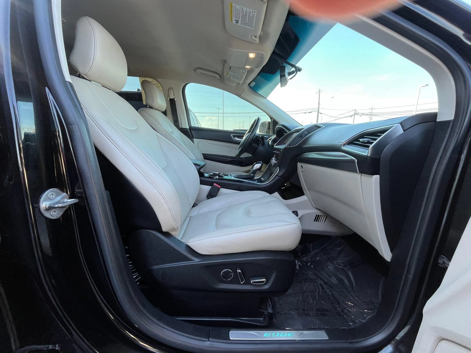Used 2018 Ford Edge Titanium w/ Technology Package AWD/4WD image 29