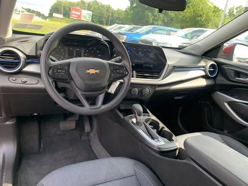 Certified 2024 Chevrolet Trax LS w/ LS Convenience Package FWD image 13