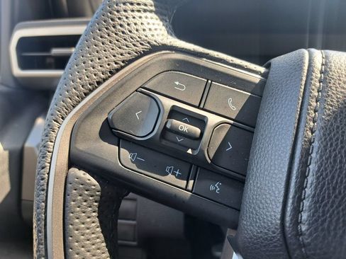 Used 2025 Toyota Tacoma TRD Sport w/ TRD Sport Upgrade Package AWD/4WD image 13