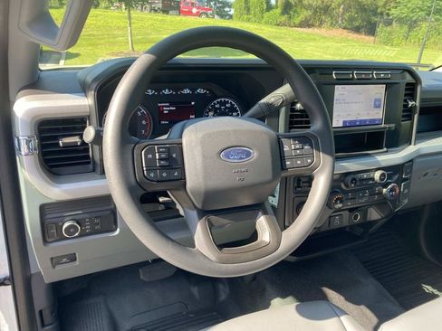 Used 2024 Ford F250 XL w/ XL Chrome Package RWD image 11