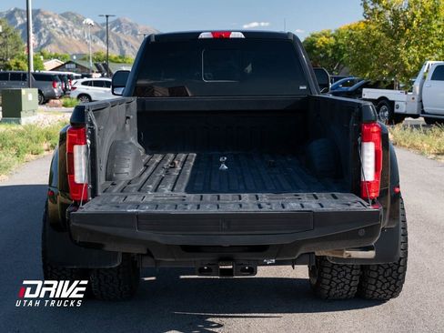 Used 2019 Ford F350 Limited image 16