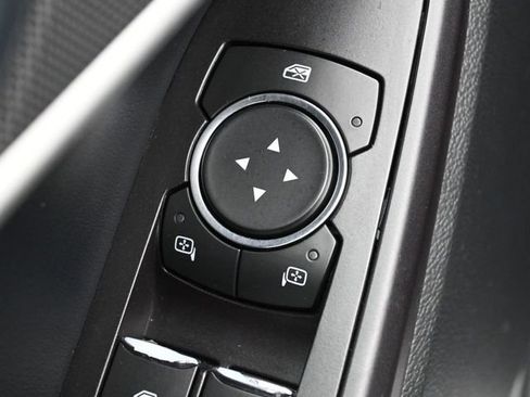 Used 2020 Ford Explorer XLT w/ Equipment Group 202A image 12