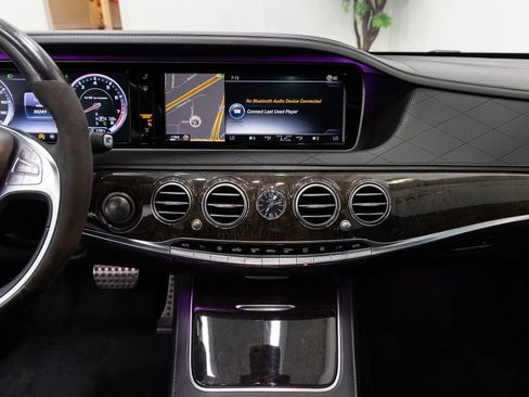 Used 2015 Mercedes-Benz S 63 AMG 4MATIC Sedan w/ Driver Assistance Package image 18