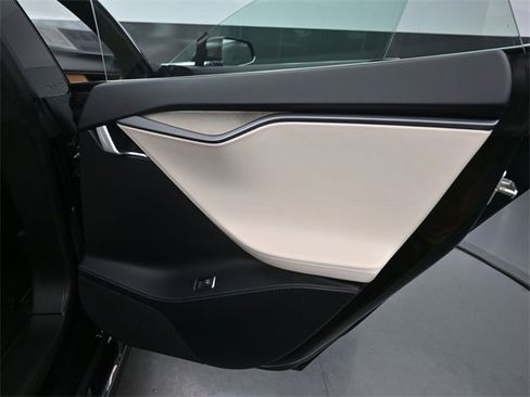 Used 2020 Tesla Model S Long Range Plus image 16