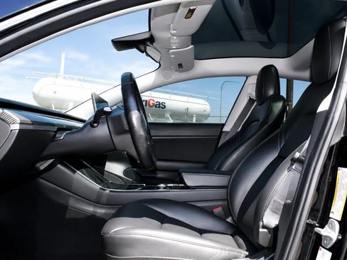Used 2018 Tesla Model 3 Long Range AWD/4WD image 10