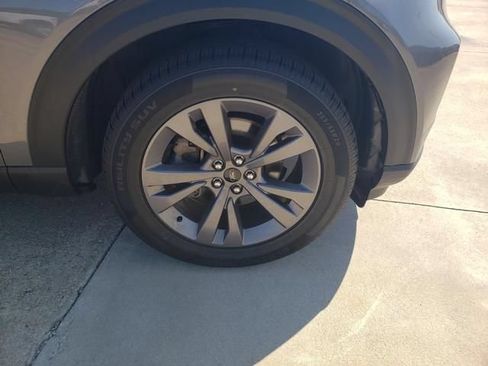 Used 2023 Ford Explorer XLT w/ Equipment Group 202A AWD/4WD image 23