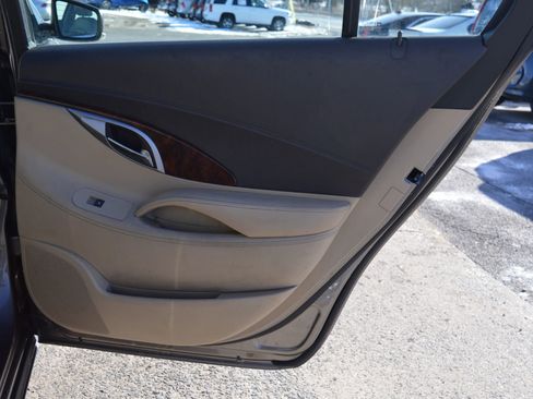 Used 2010 Buick LaCrosse CXL image 28