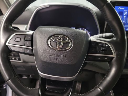 Used 2022 Toyota Highlander Platinum image 18