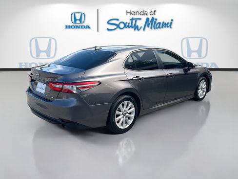 Used 2020 Toyota Camry LE FWD image 7