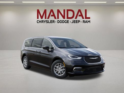 New 2026 Chrysler Pacifica Select FWD image 5